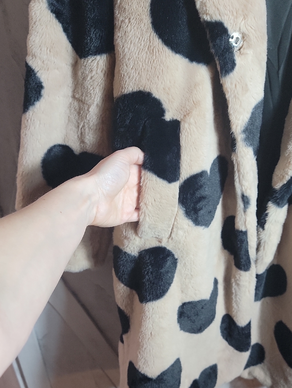 Stoosh Beige Faux Fur Teddy Coat with Black Heart Print Size Medium - Picture 3 of 10